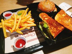 -The Habit Burger Grill 哈比特汉堡(复兴soho店)