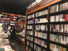 -西西弗书店&矢量咖啡(壹方购物中心店)
