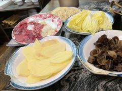 -乳仔牛牦牛汤锅 烤羊排(松潘古城店)