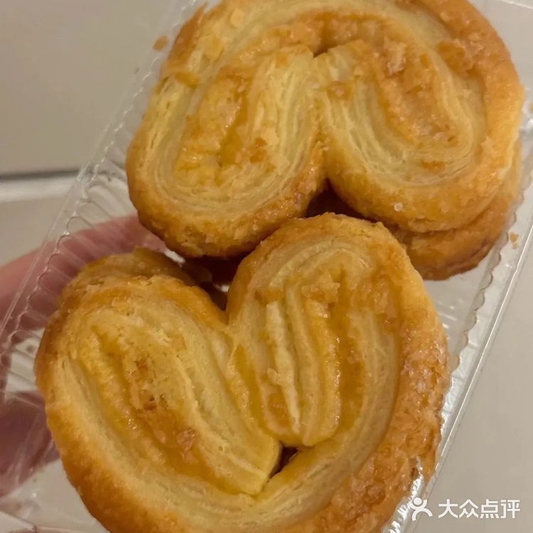 蝴蝶酥哪家好吃？上海国际饭店 VS 老香斋