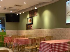 大堂-丽丽三鲜螺蛳粉(田林路店)