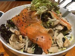 烟熏三文鱼杂菌沙拉-BE BRIGHT KITCHEN(正佳广场店)