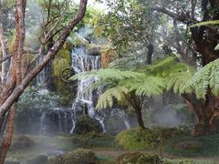 -Chom Cafe and Restaurant