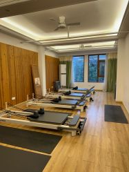 -依灵瑜伽普拉提连锁