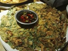 海鲜葱饼-富乐满韩国正宗炸鸡韩国料理(虹泉路店)