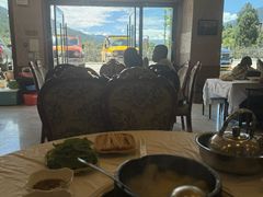-鲁朗纳麦石锅鸡庄园