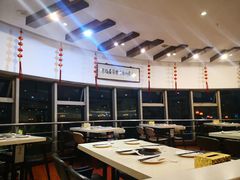 大堂-泉福居酱骨头自助广场(南大街商业步行街店)