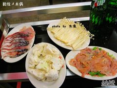 传奇火锅_花菜&金针菇&鲜鹅肠&青鱼片-川中故事·成都老火锅(东书房店)