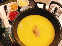 -鲜入围煮花胶鸡海鲜火锅