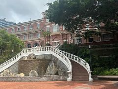 -香港大学