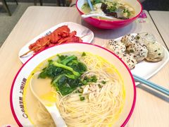 -小杨生煎(金山百联购物中心3楼店)