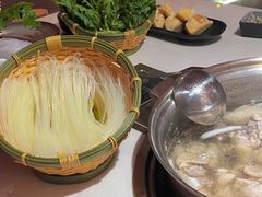 -喃喃椰·糟粕醋·椰子鸡火锅(七堡花园店)