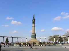 -人民防洪胜利纪念塔