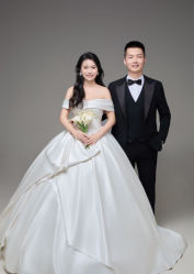 -Renee芮亦婚纱(原丽莎)