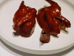 玻璃皮润烧乳鸽-北京厨房(西安SKP店)