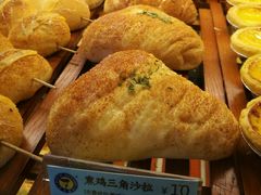 熏鸡三角沙拉-天母蓝鸟烘焙·蛋糕·下午茶(时代城广场店)