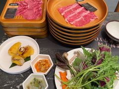 -牛YO寿喜烧·铁板烧和牛火锅自助(市府恒隆店)