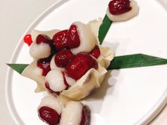 红衣少女-蝶园·装修中(BFC外滩金融中心店)