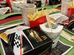 -麦当劳(卫星广场店)