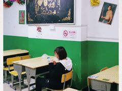 大堂-做了不起的80后