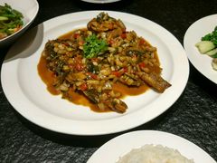 -鱼鲜饭香·招牌汽锅剁椒鱼头王