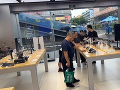 -DJI大疆(深圳华强北曼哈授权体验店)