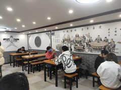 大堂-门框胡同百年卤煮(新街口店)