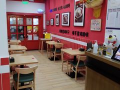用餐区-瑞霖·隆江猪脚饭