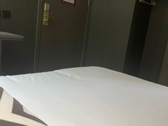 -飘HOME连锁酒店(北京将台地铁站798艺术区店)