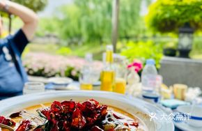 Fragrant Mountain Fish Head with Beijing-style Crullers