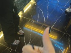 -屋有岛沉浸游戏旗舰店(中山公园店)