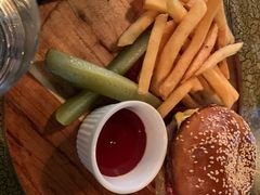 黑毛牛汉堡-羽深肉铺 Steak & Wine