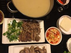 -英子补身汤(海兰路店)