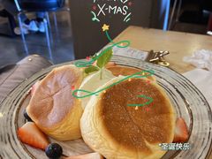 莓果奶油芝士舒芙蕾松饼-UPPER KITCHEN(延安路店)