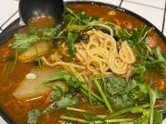 招牌炸酱小锅米线-肥汁米蘭香港米线(长宁来福士店)