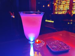 -饮湖威士忌鸡尾酒吧