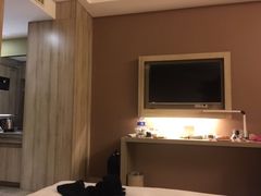 -西安大雁塔科技大学地铁站亚朵酒店