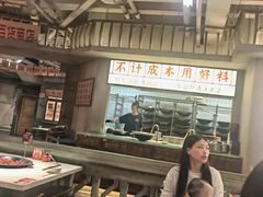 -红九格老火锅(三峡广场店)