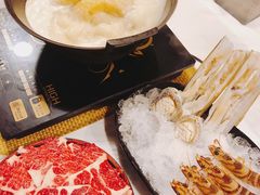 -鲜入围煮花胶鸡海鲜火锅