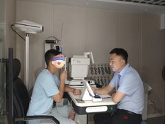 -世纪大明眼镜·林德伯格·蔡司官方授权店(武昌旗舰店)