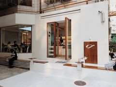 -Line 咖啡(石厦花园店)