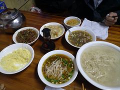 -老吴起黄米饭炖羊肉剁荞面