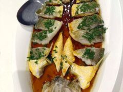 葱油蒸黄鱼-名佳荟