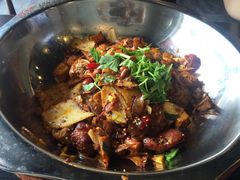 -愉肴麻辣香锅(中北镇店)