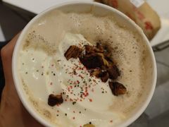 碧根果风味缤纷拿铁-Tims天好咖啡·贝果(东方广场店)