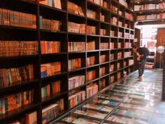 -钟书阁(松江泰晤士小镇店)