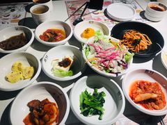 餐前小菜-本家韩国烤肉(青岛万象城店)
