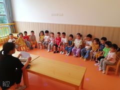 -小门牙好性格托育(北外滩中心)