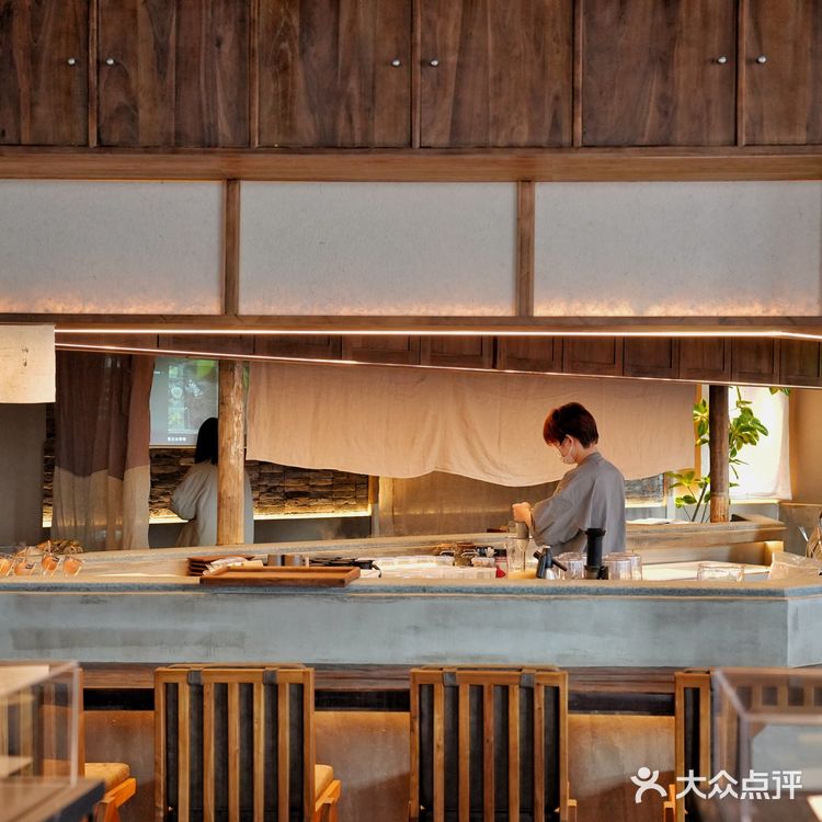 ​相识在第六年 终于，元古​落户深圳 ​一年四季为骨干