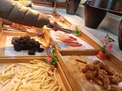 -金滏山·烤肉海鲜火锅自助(襄阳万达店)